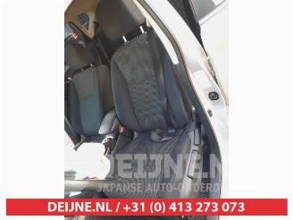 Nissan Pulsar Pulsar (C13), Hatchback, 2013 1.2 DIG-T 16V picture 14