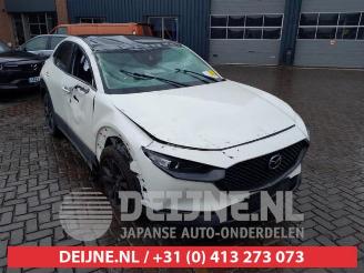 demontáž osobní automobily Mazda CX-30 CX-30 (DM), SUV, 2019 2.0 e-SkyActiv-G 122 16V 2020