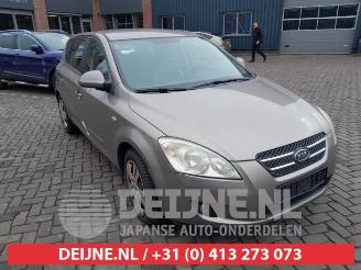 Vrakbiler auto Kia Cee d Cee'd (EDB5), Hatchback 5-drs, 2006 / 2012 1.4 CVVT 16V 2006/12