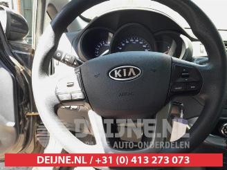 Kia Rio Rio III (UB), Hatchback, 2011 / 2017 1.2 CVVT 16V picture 21