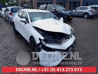 Vrakbiler auto Mazda 3 3 Sport (BP), Hatchback, 2018 2.0 SkyActiv-G 122 Mild Hybrid 16V 2019/7