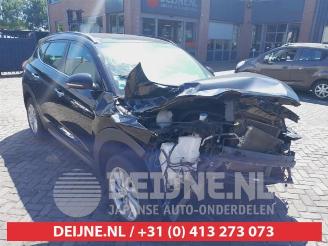 Vrakbiler auto Hyundai Tucson Tucson (TL), SUV, 2015 1.7 CRDi 16V 2WD 2016/11