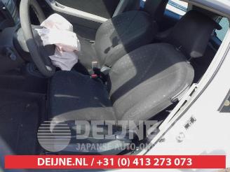 Toyota Yaris Yaris II (P9), Hatchback, 2005 / 2014 1.0 12V VVT-i picture 12