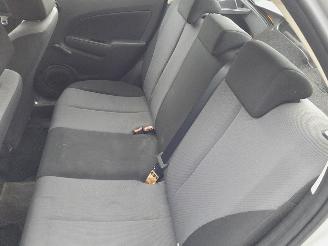 Mazda 2  picture 18