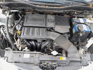 Mazda 2  picture 10