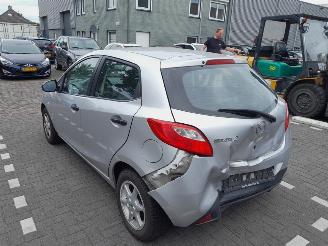 Mazda 2  picture 5