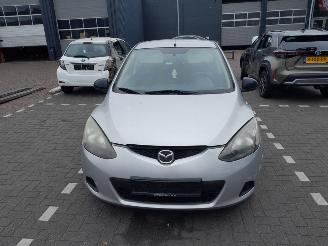 Mazda 2  picture 2