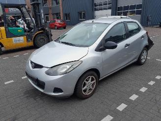 Mazda 2  picture 3