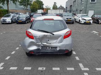 Mazda 2  picture 6