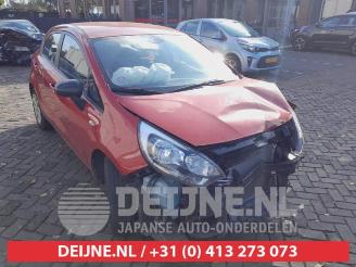 Vrakbiler auto Kia Rio Rio III (UB), Hatchback, 2011 / 2017 1.2 CVVT 16V 2015/6