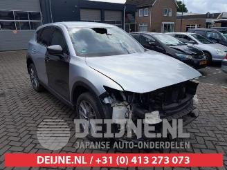 Vrakbiler auto Mazda CX-5 CX-5 II (KF), SUV, 2016 2.5 SkyActiv-G 194 16V 4WD 2018/6