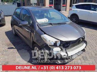 Salvage car Toyota Yaris Yaris III (P13), Hatchback, 2010 / 2020 1.0 12V VVT-i 2013/7