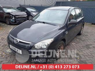 Hyundai I-30 i30 Crosswagon (WWH), Combi, 2007 / 2012 1.4 CVVT 16V picture 3