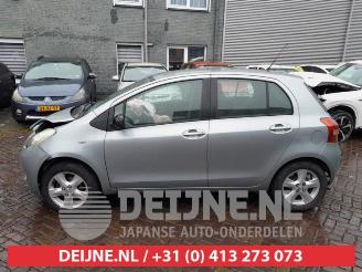 Toyota Yaris Yaris II (P9), Hatchback, 2005 / 2014 1.3 16V VVT-i picture 4