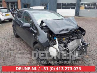 Uttjänta bilar auto Kia Rio Rio III (UB), Hatchback, 2011 / 2017 1.4 CVVT 16V 2013/6
