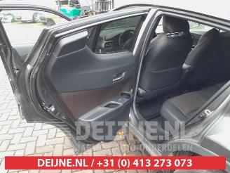 Toyota C-HR C-HR (X1,X5), SUV, 2016 1.8 16V Hybrid picture 12