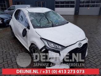 Vrakbiler auto Toyota Yaris Yaris IV (P21/PA1/PH1), Hatchback, 2020 1.5 12V Hybrid 115 2024/12