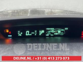 Toyota Prius Prius (ZVW3), Hatchback, 2009 / 2016 1.8 16V picture 8