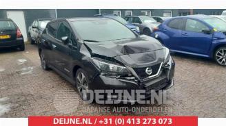 Vrakbiler auto Nissan Leaf Leaf (ZE1), Hatchback, 2017 39/40kWh 2018/12