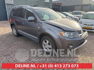 Vrakbiler auto Mitsubishi Outlander Outlander (CW), SUV, 2006 / 2012 2.4 16V Mivec 4x2 2010/1