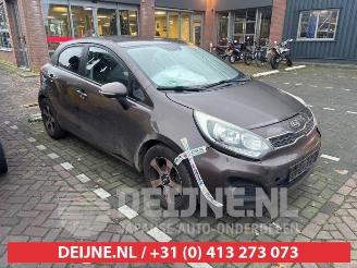 Coche siniestrado Kia Rio Rio III (UB), Hatchback, 2011 / 2017 1.2 CVVT 16V 2011/9
