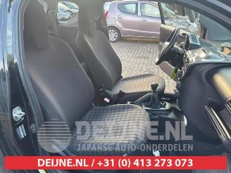 Toyota iQ iQ, Hatchback 3-drs, 2009 / 2015 1.0 12V VVT-i picture 17