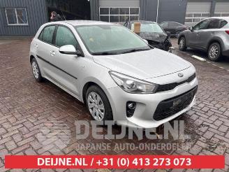Vrakbiler auto Kia Rio Rio IV (YB), Hatchback, 2017 1.0i T-GDi 100 12V 2018/1