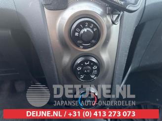 Toyota Yaris Yaris II (P9), Hatchback, 2005 / 2014 1.0 12V VVT-i picture 11