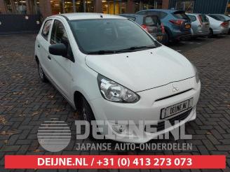 Vrakbiler auto Mitsubishi Space-star Space Star (A0), Hatchback, 2012 1.0 12V 2013/6