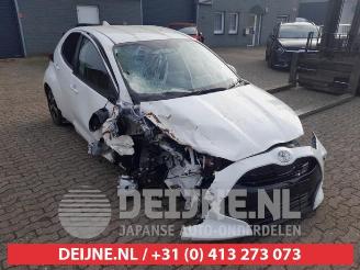 Vrakbiler auto Toyota Yaris Yaris IV (P21/PA1/PH1), Hatchback, 2020 1.5 12V Hybrid 115 2025/1
