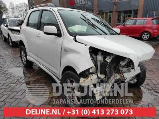 Salvage car Daihatsu Terios Terios (J2), Terreinwagen, 2005 1.5 16V DVVT 4x2 Euro 4 2008/2