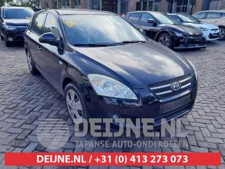 Vrakbiler auto Kia Cee d Cee'd (EDB5), Hatchback 5-drs, 2006 / 2012 1.4 CVVT 16V 2007/1