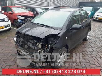 Toyota Yaris Yaris II (P9), Hatchback, 2005 / 2014 1.3 16V VVT-i picture 3