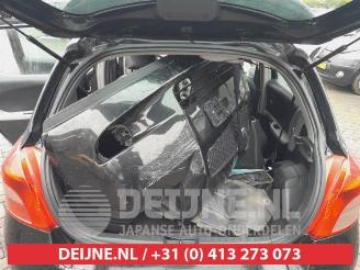 Toyota Yaris Yaris II (P9), Hatchback, 2005 / 2014 1.3 16V VVT-i picture 13