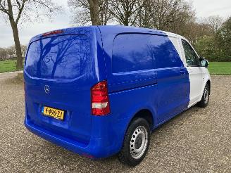 krockskadad bil bedrijf Mercedes Vito 111 cdi Comfort 2019/5