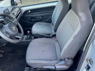 Volkswagen Up! move up picture 11