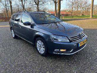 Coche accidentado Volkswagen Passat 2.0 tdi automaat Comfortline 2011/2