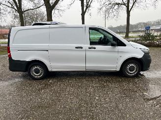 krockskadad bil bedrijf Mercedes Vito 114 Koelauto 2019/6