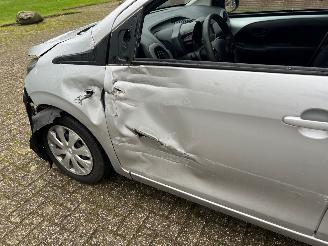 Peugeot 108 1.0 active apple carplay picture 9