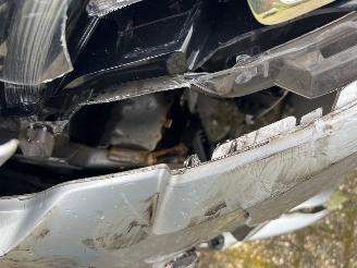 Peugeot 108 1.0 active apple carplay picture 13