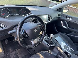 Peugeot 308 1.6 BluedHdi Pack picture 9