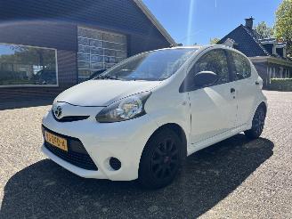 krockskadad bil auto Toyota Aygo  2012/10
