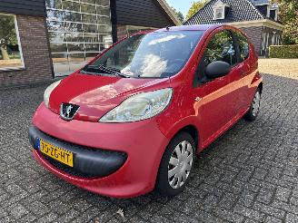 krockskadad bil auto Peugeot 107 XR 2008/4