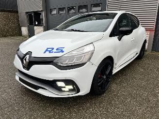 Vaurioauto  campers Renault Clio 1.6 Turbo RS Trophy AUTOMAAT / CLIMA / NAVI / CRUISE /220PK 2018/6