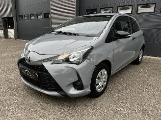skadebil auto Toyota Yaris 1.0 VVT-i 2018/7