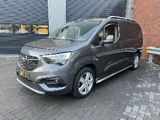 skadebil bedrijf Opel Combo 1.5D L2 H1 CLIMA / CRUISE / NAVI / CAMERA / 130PK 2020/9