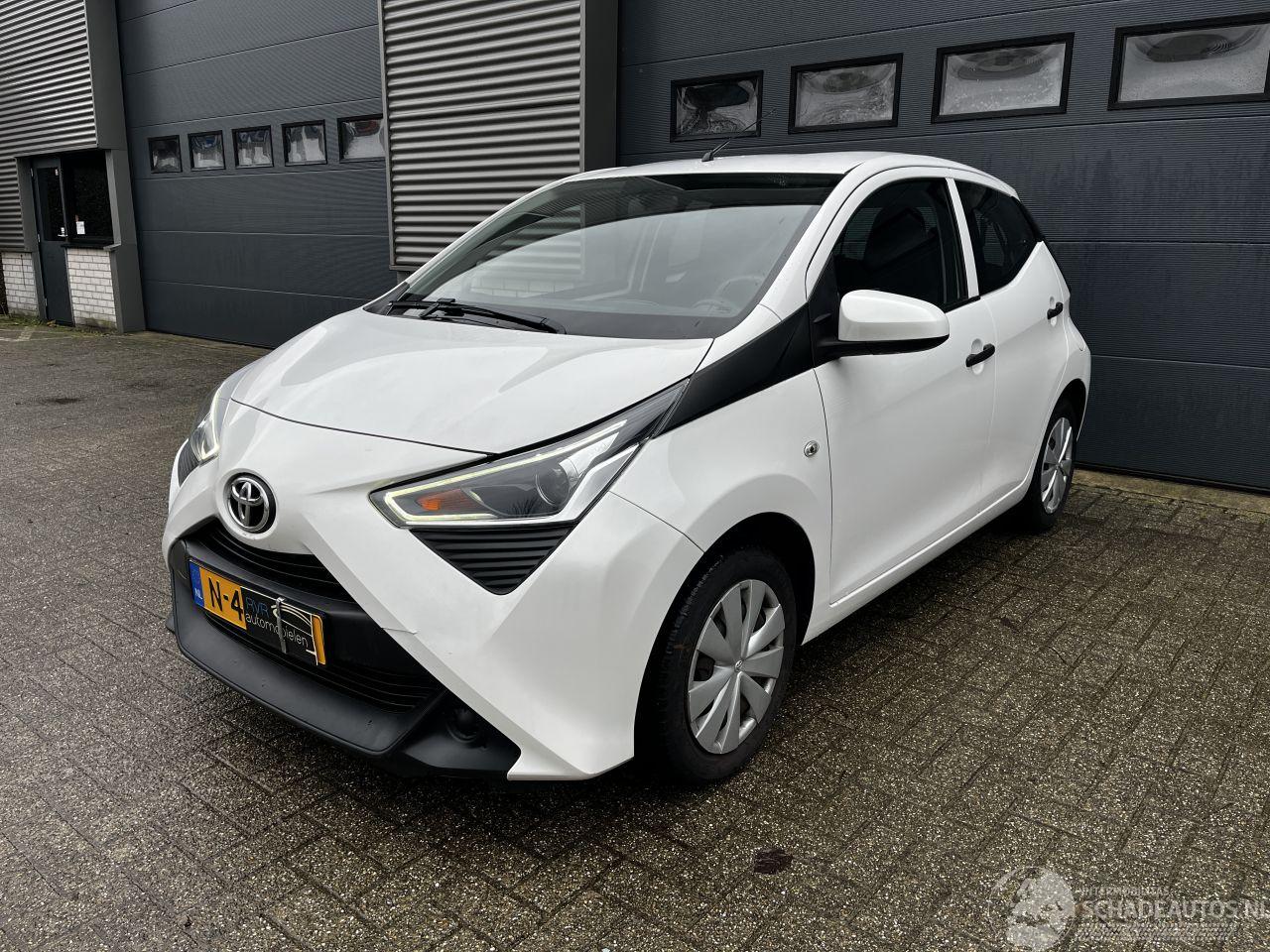 Toyota Aygo 1.0 VVT-i AIRCO / CRUISE