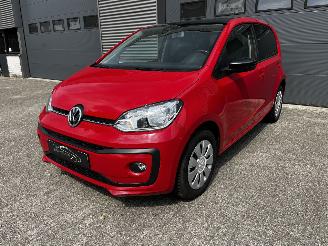 Vaurioauto  passenger cars Volkswagen Up! 1.0 BMT High Up! AUTOMAAT / CRUISE / CAMERA 2019/7