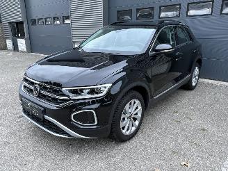 Schadeauto Volkswagen T-Roc 1.5 TSI AUTOMAAT / NAVI / CRUISE / CAMERA 2026/2