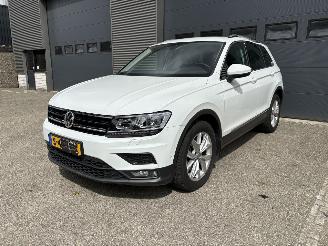 skadebil auto Volkswagen Tiguan 2.0 TSI 4X4 AUTOMAAT / NAVI / CRUISE / CAMERA 2019/10